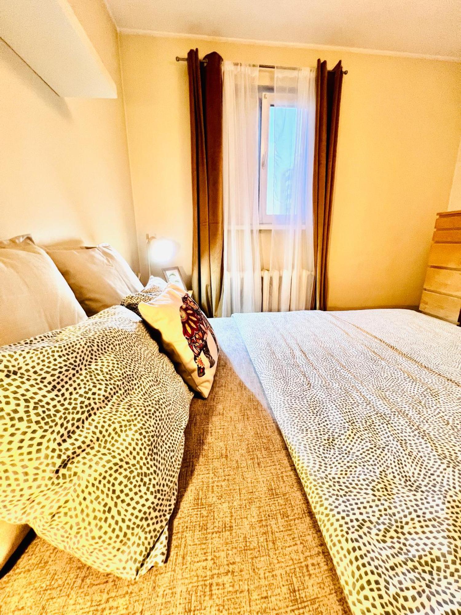 Boulevard Rose Apartamento Alba Iulia Exterior foto